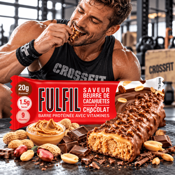 un sportif mange une fulfil bar